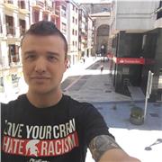 Soy licenciado en Historia del Arte y profesor de Secundaria y Bachillerato de Geografía, Historia e Historia del Arte